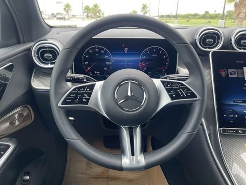 New 2025 Mercedes-Benz GLC 300 image 8