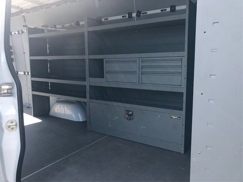 Used 2018 Mercedes-Benz Sprinter 2500 image 31