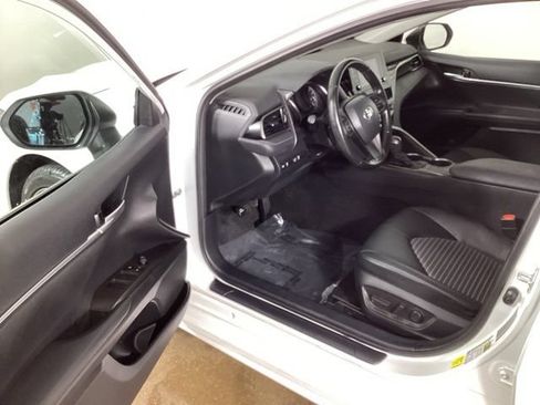 Used 2024 Toyota Camry SE FWD image 9