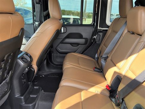 Used 2023 Jeep Wrangler Unlimited Rubicon w/ LED Lighting Group image 27