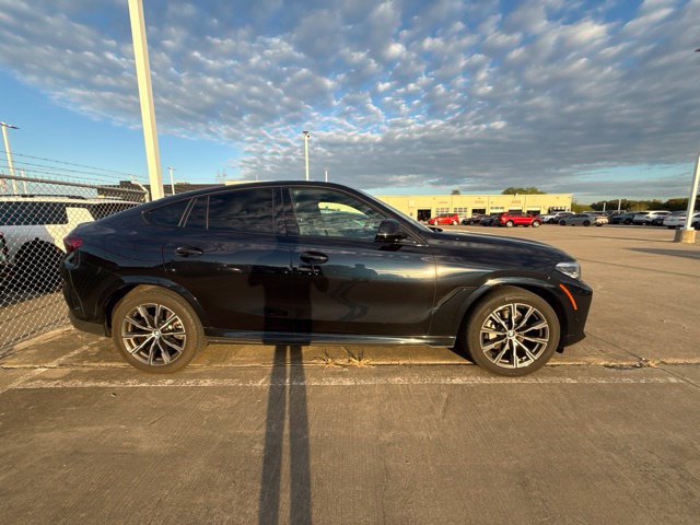 Used 2021 BMW X6 xDrive40i w/ M Sport Package AWD/4WD image 4