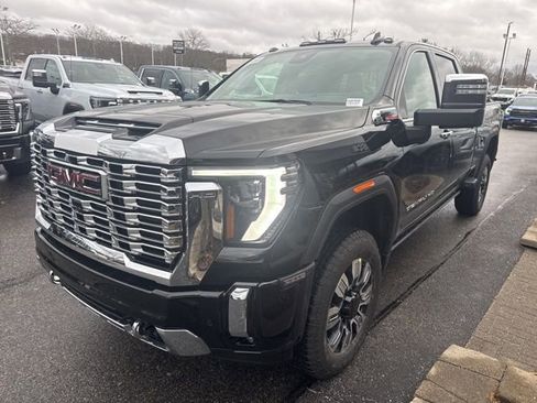 New 2026 GMC Sierra 2500 Denali w/ Denali Reserve Package image 3