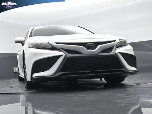 Used 2022 Toyota Camry SE FWD image 18