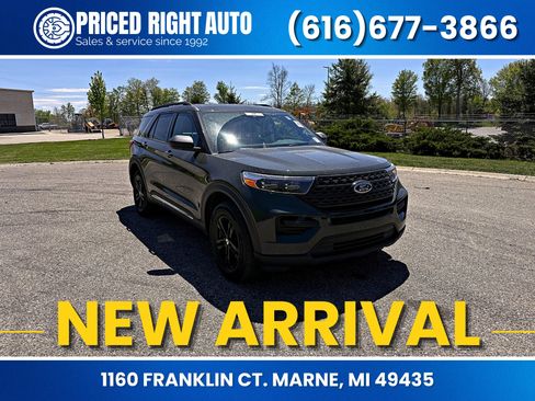 Used 2022 Ford Explorer XLT AWD/4WD image 1