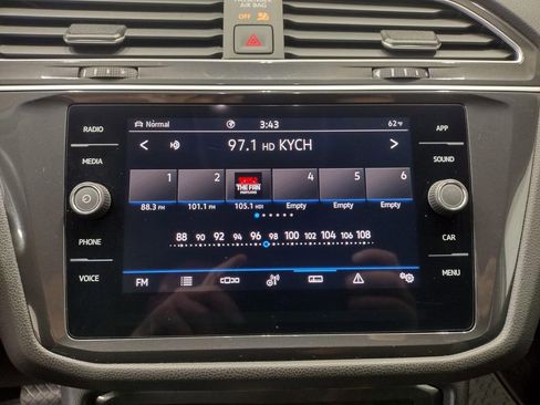 Certified 2024 Volkswagen Tiguan SE image 29