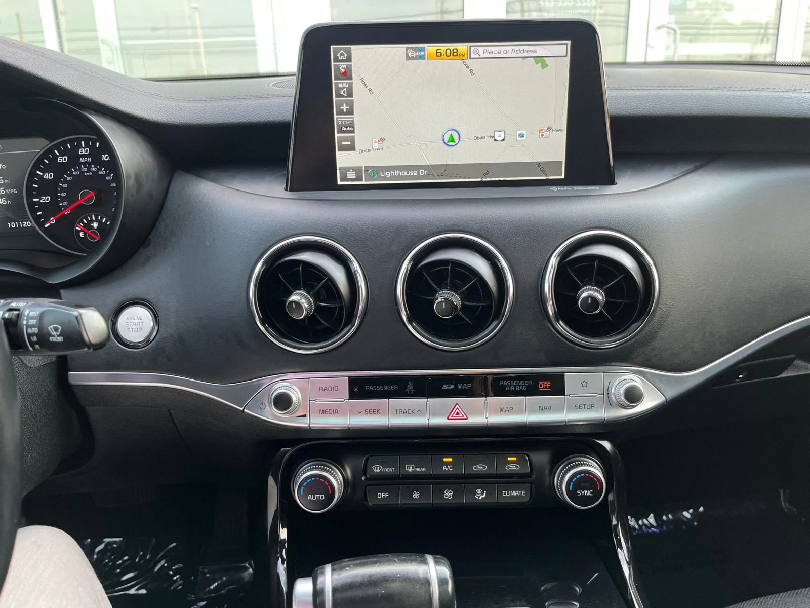 Used 2018 Kia Stinger Premium RWD image 19