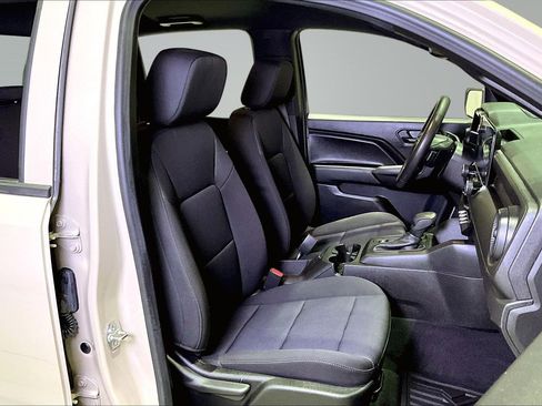 Used 2024 Chevrolet Colorado W/T RWD image 28