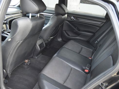 Used 2018 Honda Accord Sport image 18