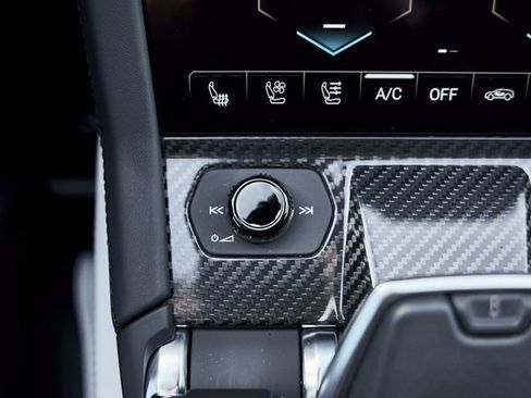 Used 2025 Lamborghini Urus SE image 69