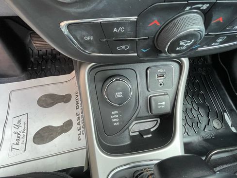 Used 2020 Jeep Compass Latitude AWD/4WD image 15