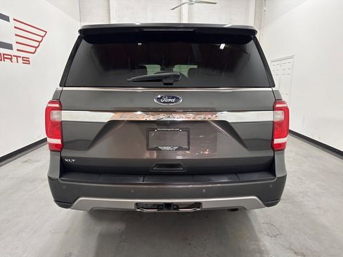 Used 2019 Ford Expedition XLT image 5