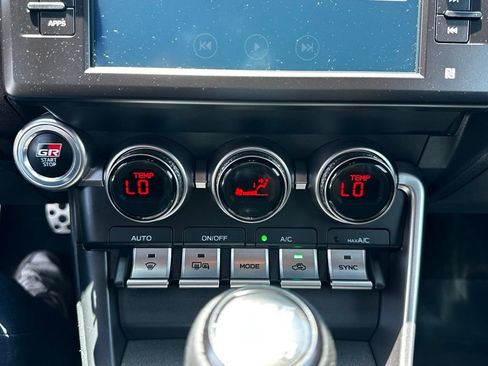 Used 2024 Toyota GR86 Premium RWD image 28