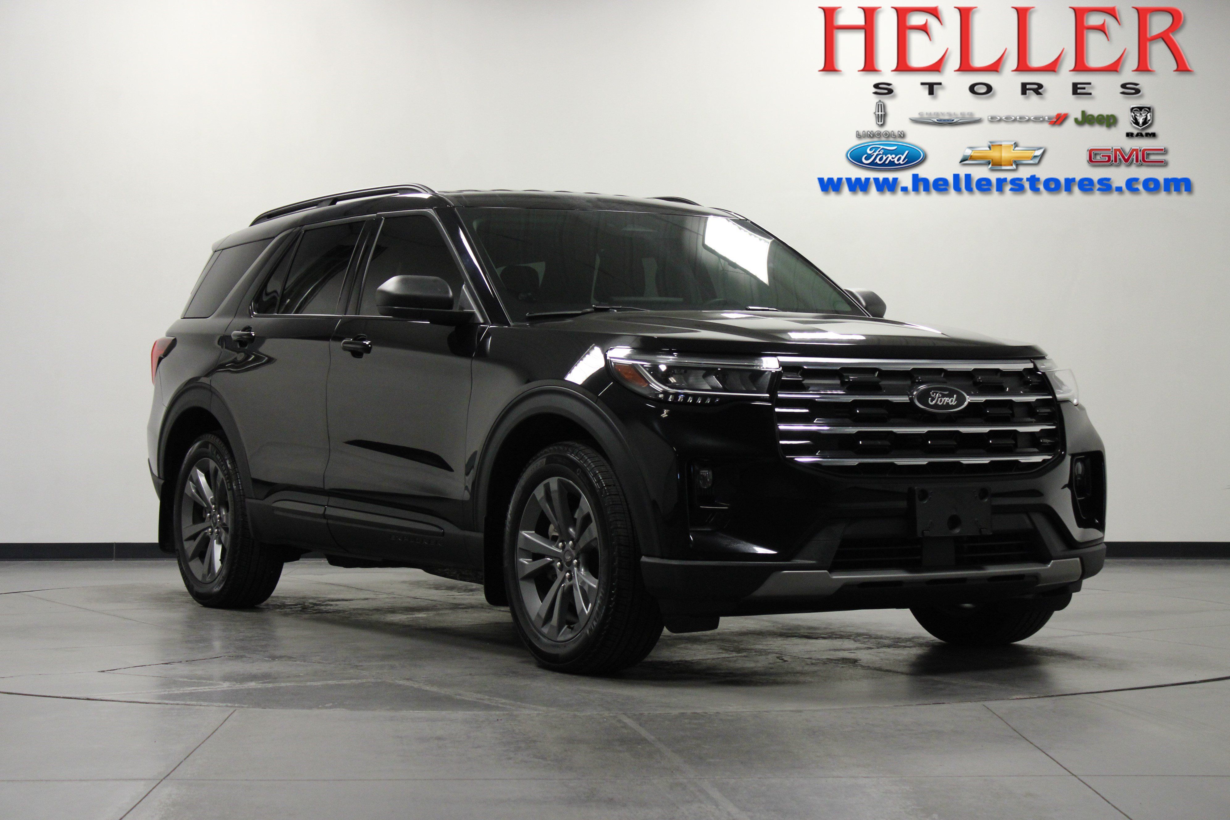 Used 2025 Ford Explorer Active w/ Active Comfort Package AWD/4WD image 1