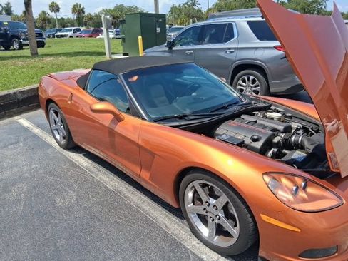 Used 2007 Chevrolet Corvette Convertible w/ Preferred Equipment Group RWD image 2