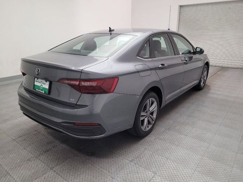 Used 2024 Volkswagen Jetta SE FWD image 9
