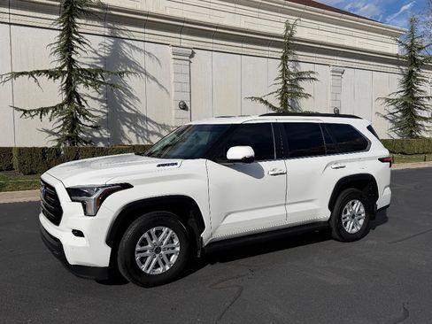 Used 2024 Toyota Sequoia SR5 w/ SR5 Premium Package image 2