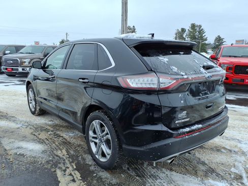 Used 2018 Ford Edge Titanium image 3