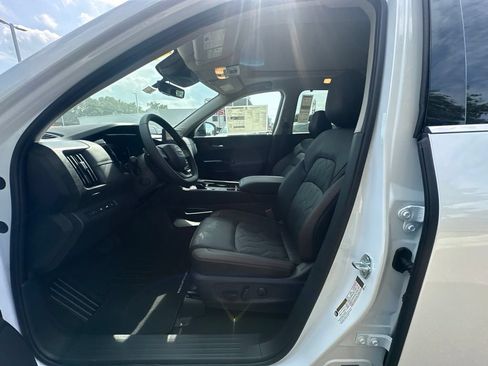 New 2026 Nissan Pathfinder Platinum AWD/4WD image 12