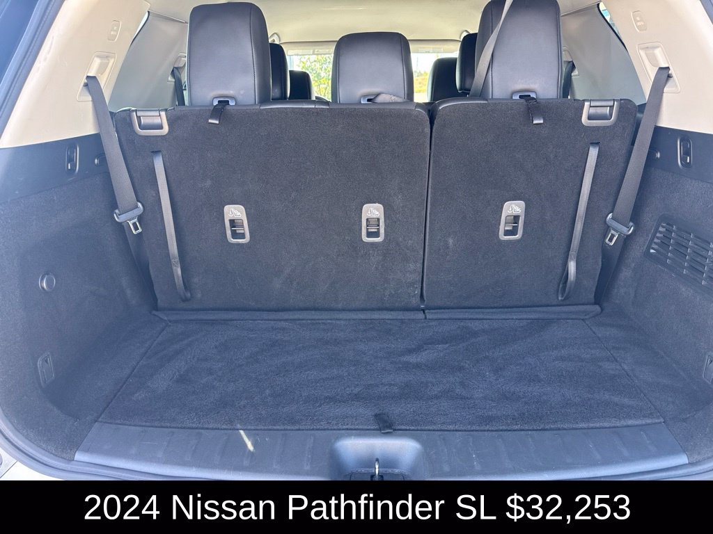 Used 2024 Nissan Pathfinder SL AWD/4WD image 18