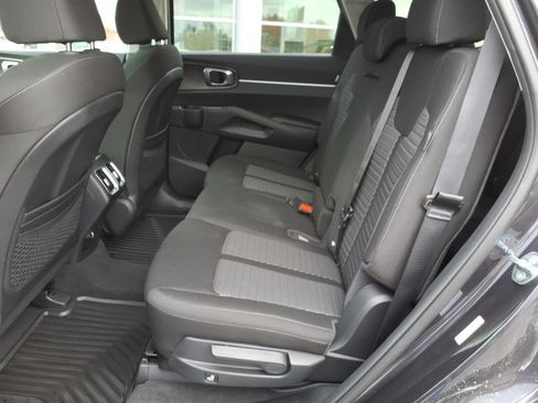 Certified 2026 Kia Sorento LX FWD image 9
