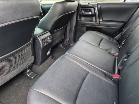 Used 2021 Toyota 4Runner TRD Off-Road Premium w/ Moonroof Package AWD/4WD image 11