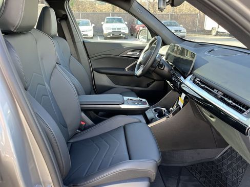 Used 2025 BMW X1 xDrive28i w/ Technology Package image 25