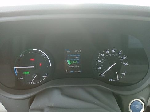 Used 2024 Toyota Sienna XLE image 9