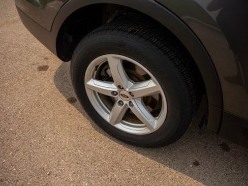 Used 2017 Ford Explorer XLT AWD/4WD image 10