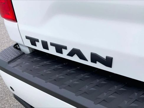Used 2024 Nissan Titan SV RWD image 30
