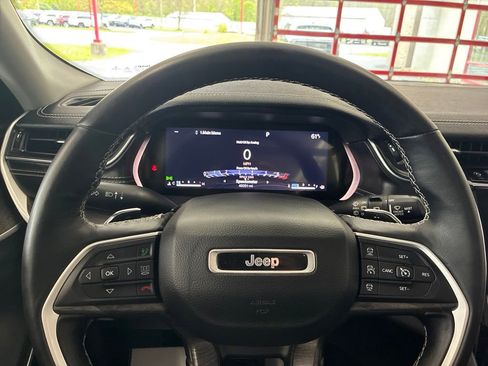 Certified 2022 Jeep Grand Cherokee Limited AWD/4WD image 30