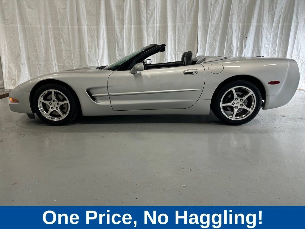 Used 2001 Chevrolet Corvette Convertible w/ Preferred Equipment Group2 RWD image 4