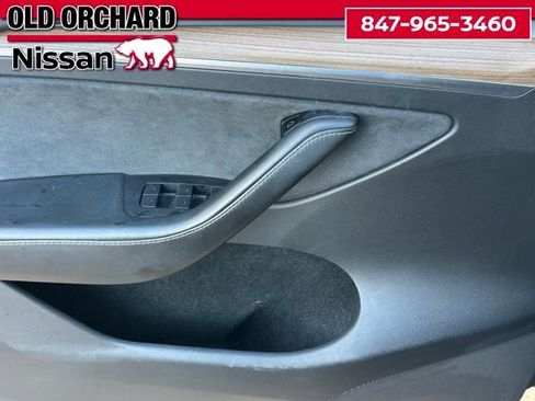 Used 2023 Tesla Model Y Performance image 10
