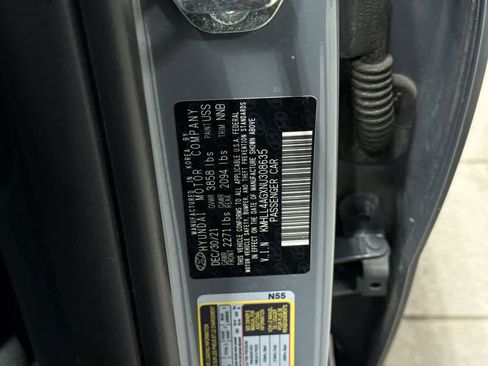 Used 2022 Hyundai Elantra SE FWD image 14