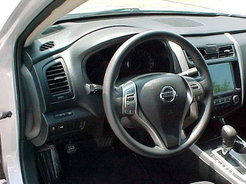 Used 2014 Nissan Altima 2.5 S w/ Display Audio Package FWD image 16