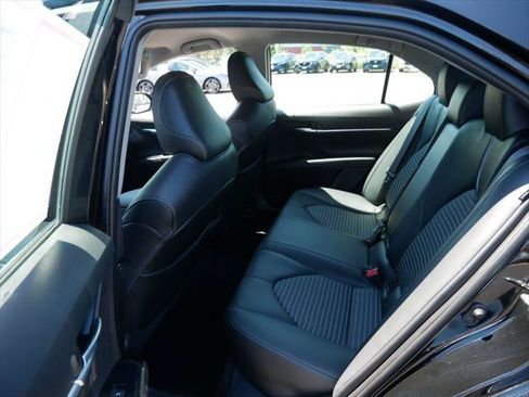 Certified 2020 Toyota Camry SE FWD image 11