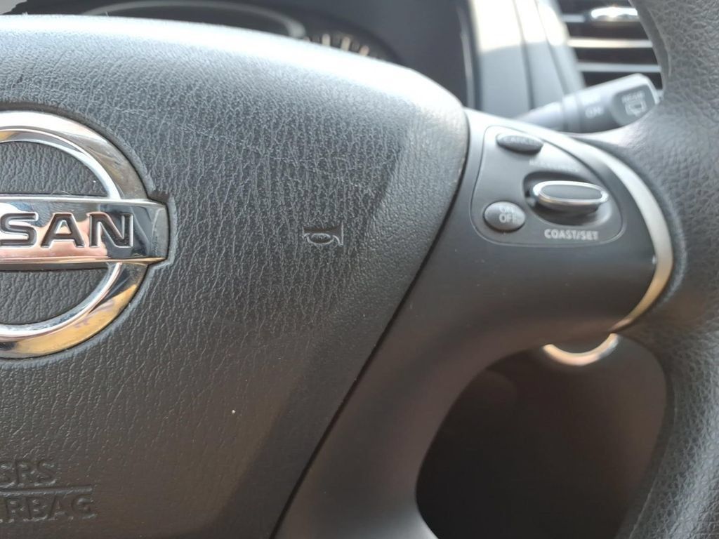 Used 2020 Nissan Pathfinder S FWD image 20