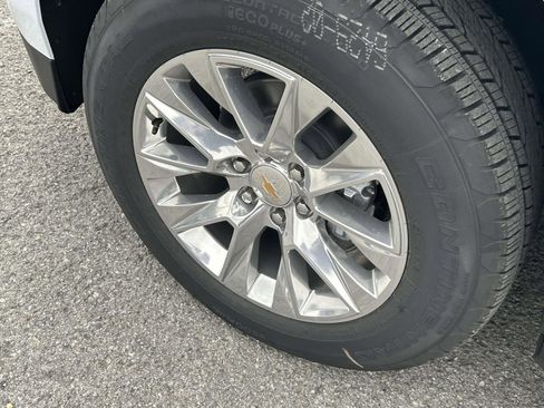 New 2026 Chevrolet Suburban Premier image 9