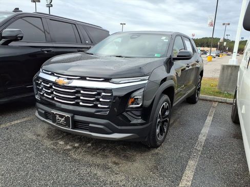 New 2026 Chevrolet Equinox LT w/ Convenience Package II image 3
