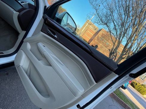 Used 2011 Cadillac SRX Performance image 23