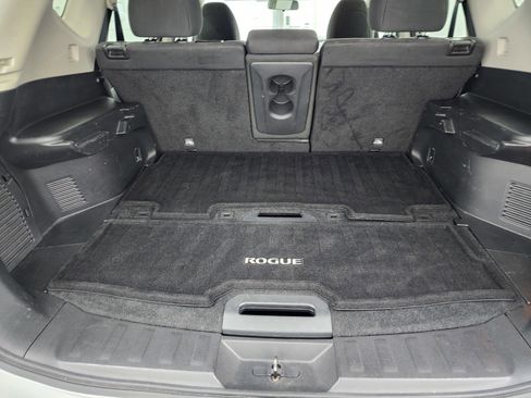 Used 2016 Nissan Rogue SV image 27