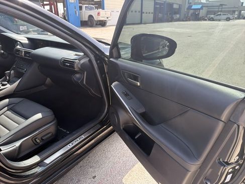 Used 2020 Lexus IS 350 F Sport w/ F Sport Package RWD image 11