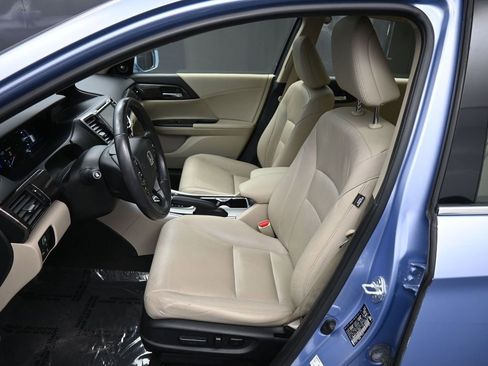 Certified 2017 Honda Accord Touring image 19