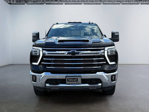 Used 2024 Chevrolet Silverado 2500 LTZ w/ LTZ Premium Package AWD/4WD image 8