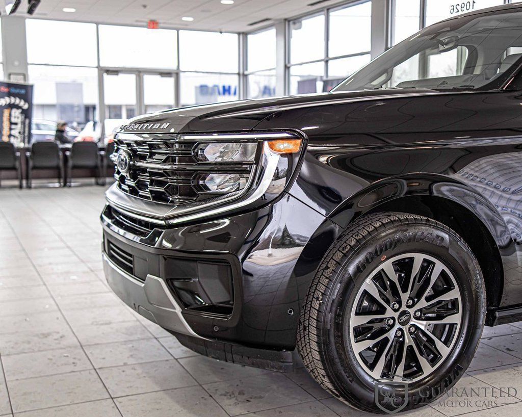 Used 2025 Ford Expedition Platinum AWD/4WD image 5