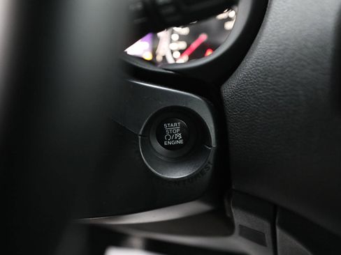 Used 2016 Jeep Renegade Latitude image 22