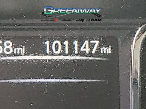 Used 2017 Nissan Titan SV RWD image 30