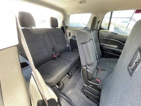 Used 2018 GMC Acadia SLE AWD/4WD image 15