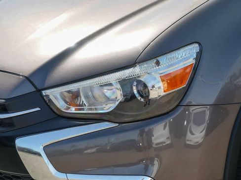 Used 2019 Mitsubishi Outlander Sport ES FWD image 8