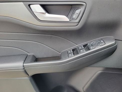 Used 2025 Ford Escape Base image 17