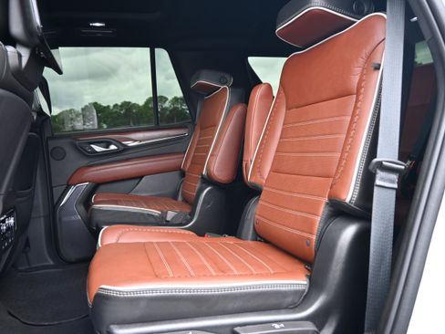 Used 2023 GMC Yukon Denali Ultimate image 31